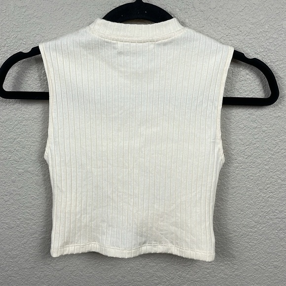 New Ceme Rib Knit Twist Hem Crop Top Sleeveless Cream Sz S - Picture 2 of 6